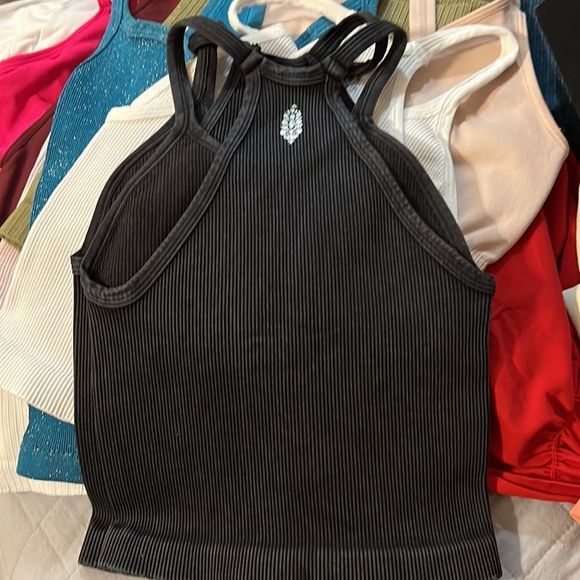 NWOT Happiness Runs Long Crop Sz XS/SM in Black - Picture 12 of 12